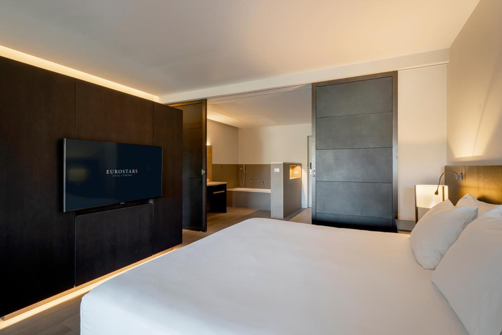 Eurostars Pamplona Hotel Luaran gambar