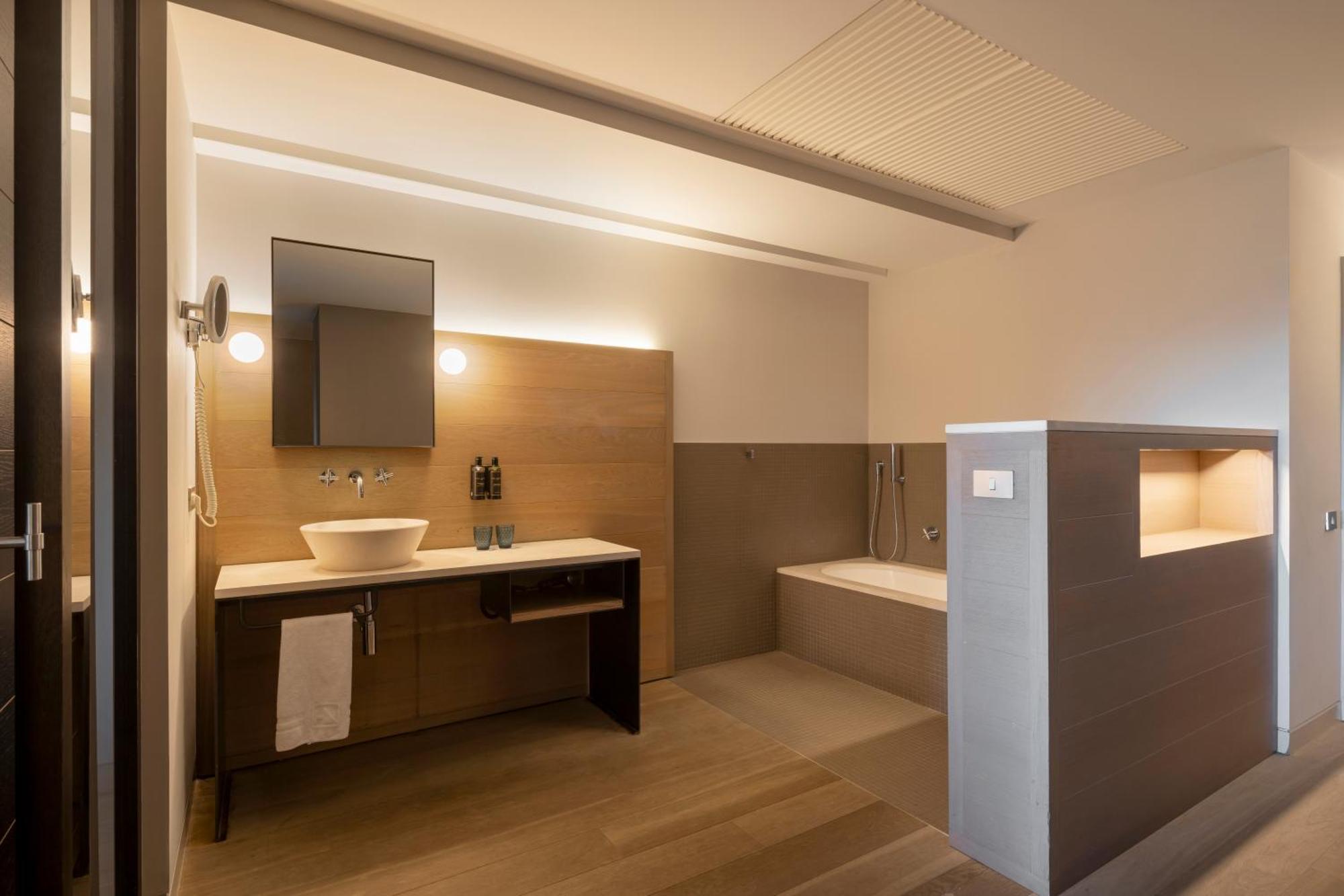 Eurostars Pamplona Hotel Luaran gambar
